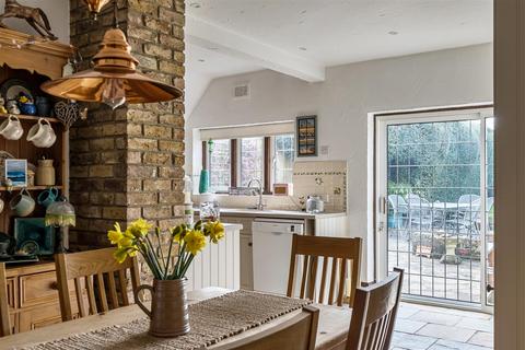 7 bedroom house for sale, How Lane, Chipstead, Surrey