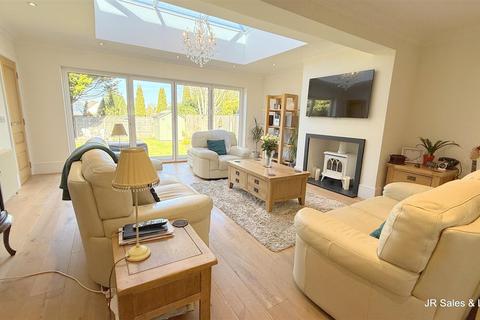 3 bedroom detached house for sale, Oak Lane, Cuffley