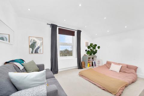 2 bedroom apartment for sale, Wrentham Avenue, Kensal Rise, NW10