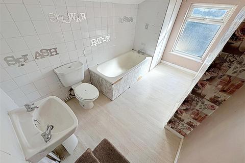 undefined, Tunnard Street, Grimsby, N.E. Lincs, DN32 7LS