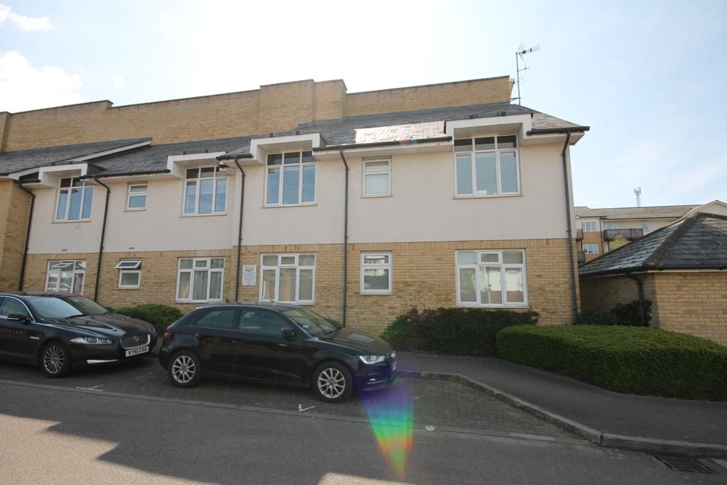 Modern 1 bedroom ground floor apartment