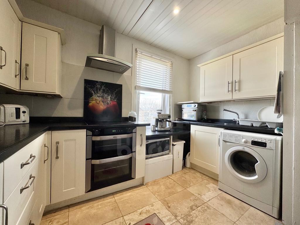 Dalry Road, Kilbirnie kitchen