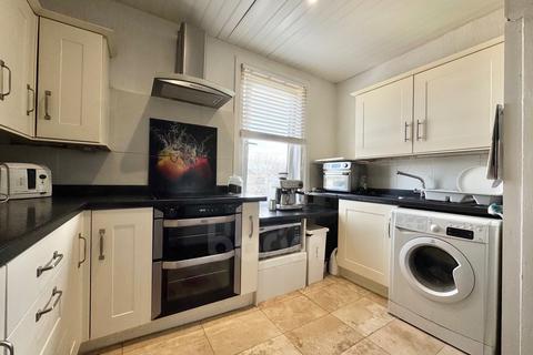 2 bedroom flat for sale, Dalry Road, Kilbirnie