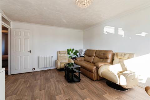 2 bedroom apartment for sale, Trafalgar Court, Braintree