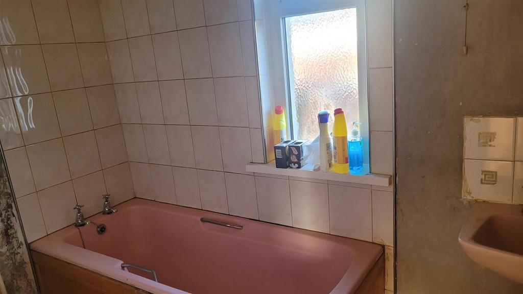Family bathroom