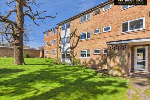 2 bedroom apartment for sale, Stapleton Close, Potters Bar