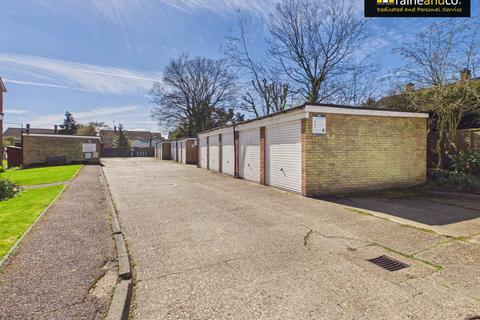 2 bedroom apartment for sale, Stapleton Close, Potters Bar