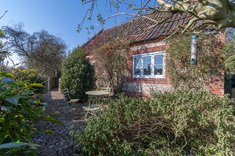 2 bedroom detached house for sale, Foulsham Road, Hindolveston, NR20