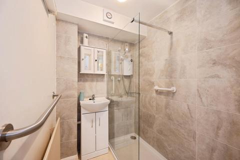 2 bedroom flat for sale, Gilbert Mead, Hayling Island, Hampshire, PO11