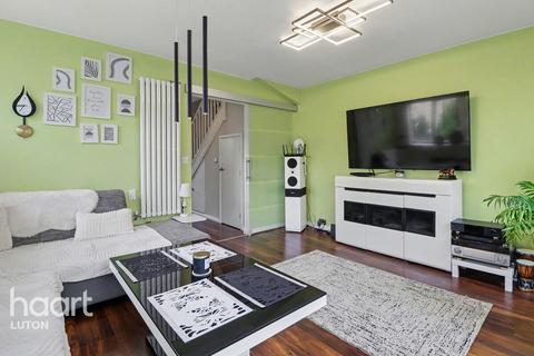 2 bedroom semi-detached house for sale, Farley Meadows, Luton