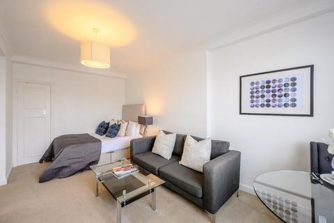 Studio to rent, Hill Street, Mayfair, London, W1