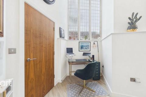 2 bedroom apartment for sale, Cranbrook Road, Ilford