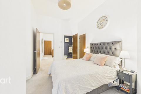 2 bedroom apartment for sale, Cranbrook Road, Ilford