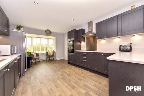 4 bedroom detached house for sale, Wise Crescent, Morley, Leeds