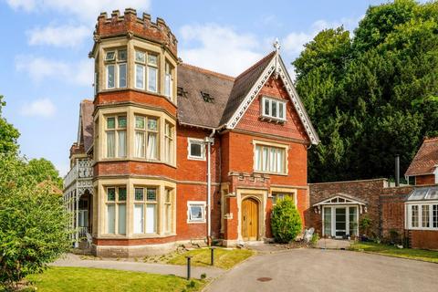 undefined, Hughendon Manor, Petersfinger, Salisbury