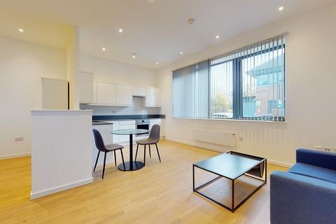 Studio to rent, Riverbank Way