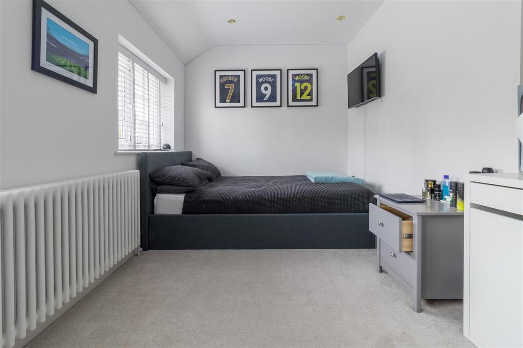 BEDROOM THREE pic 2