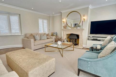 4 bedroom detached house for sale, Avenue Road, Bishop's Stortford, CM23