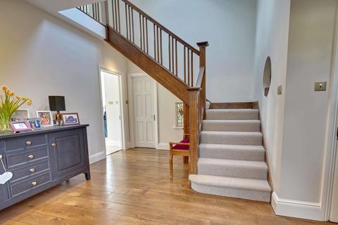 4 bedroom detached house for sale, Avenue Road, Bishop's Stortford, CM23