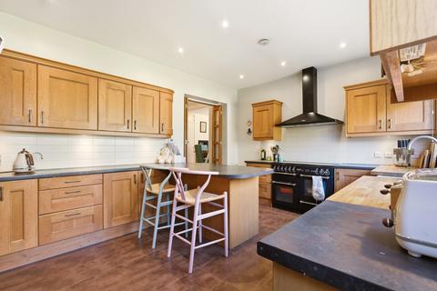 5 bedroom semi-detached house for sale, Pemberton Close, Hertfordshire AL1