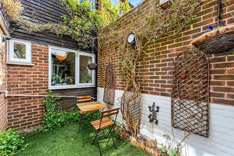 2 bedroom terraced house for sale, Galgate Close, London