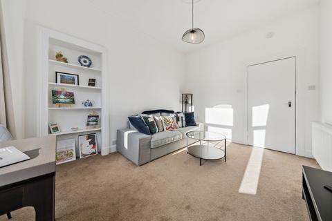 1 bedroom flat for sale, 38 Niddrie Road, Flat 2/3, Strathbungo, Glasgow, G42 8NR