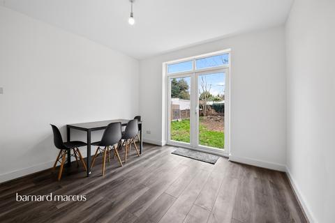 2 bedroom ground floor flat for sale, Vicarage Road, London