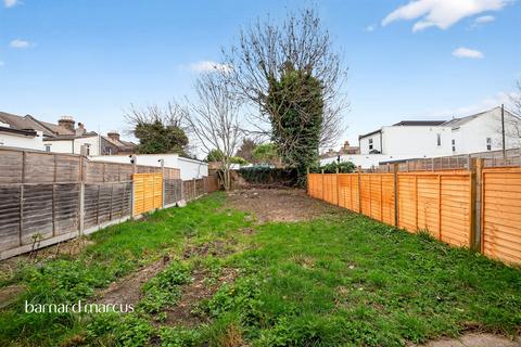 2 bedroom ground floor flat for sale, Vicarage Road, London