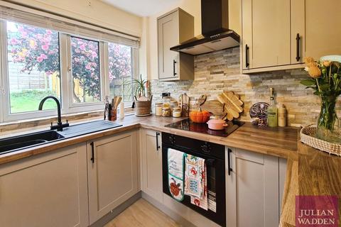 2 bedroom semi-detached house to rent, Dukinfield Road, Hyde, Greater Manchester, SK14