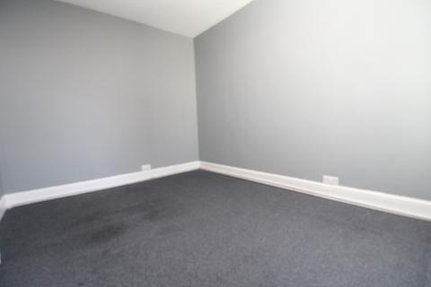 3 bedroom terraced house to rent, Beresford Road, Gillingham ME7