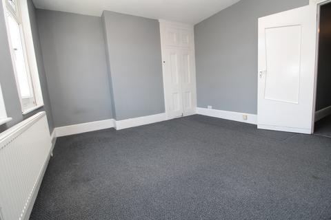 3 bedroom terraced house to rent, Beresford Road, Gillingham ME7
