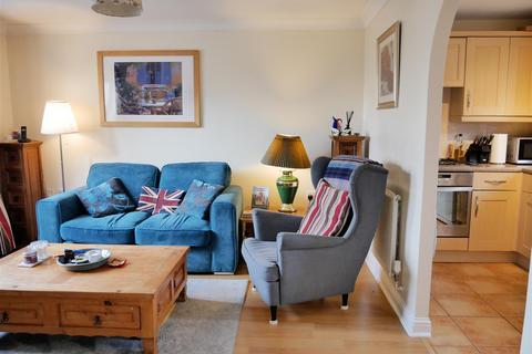 3 bedroom terraced house for sale, School Road, Calne