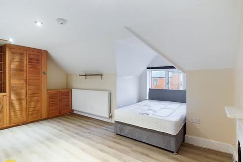 1 bedroom in a house share to rent, Middleton Road, Banbury OX16