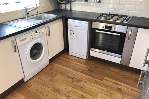 3 bedroom house to rent, Woodside Mews, Meanwood, LEEDS