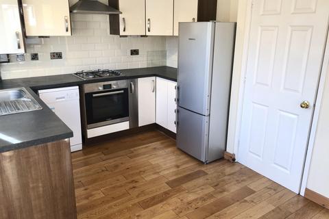 3 bedroom house to rent, Woodside Mews, Meanwood, LEEDS