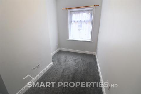 2 bedroom end of terrace house to rent, Oak Terrace, Fartown Green Road, Huddersfield HD2
