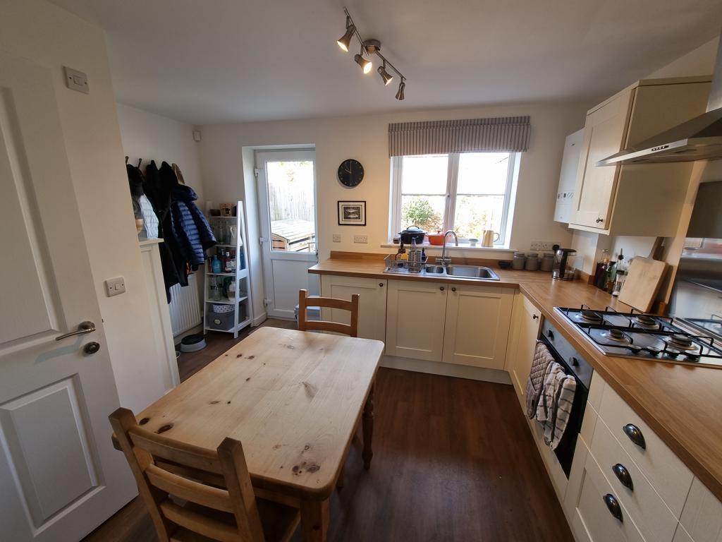 Kitchen v2.jpg