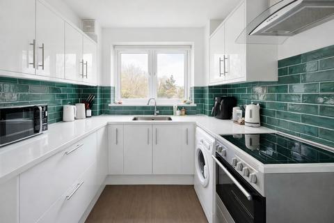 1 bedroom flat to rent, Percy Gardens, Worcester Park