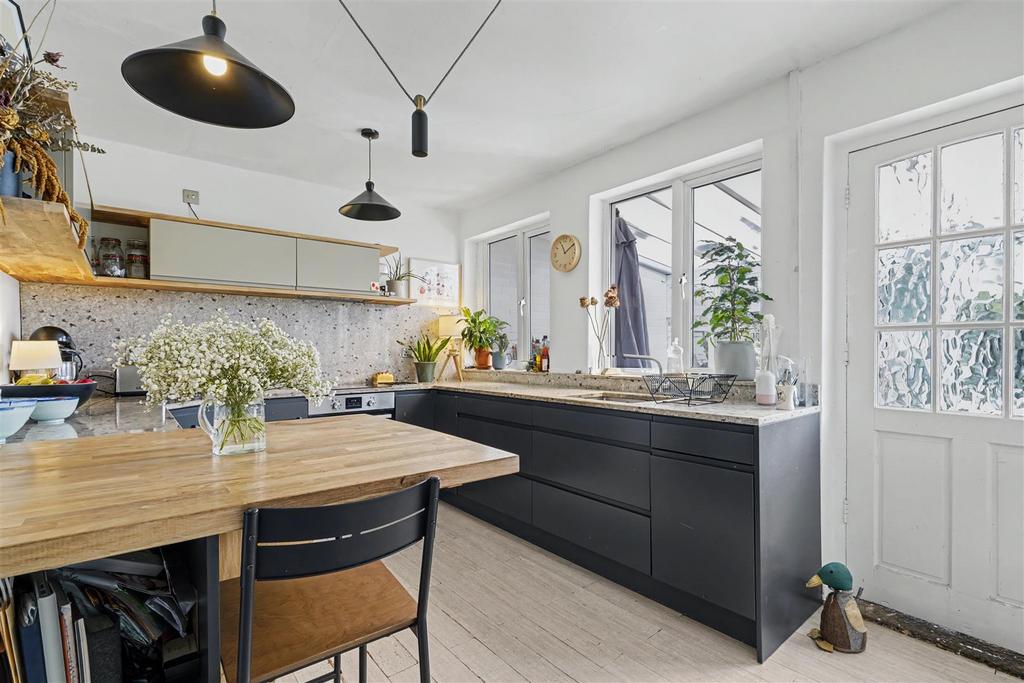 Kitchen Diner 1 2.jpeg