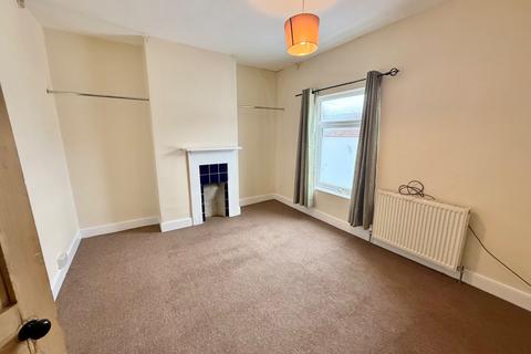 3 bedroom terraced house to rent, Lower Hester Street, Semilong, Northampton, NN2