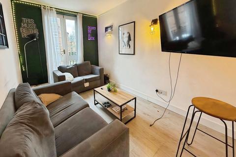 6 bedroom house to rent, Victoria Road, Fallowfield, Manchester, Greater Manchester, M14
