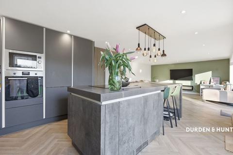 4 bedroom detached house for sale, Second Avenue, Hook End, CM15