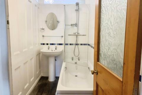 2 bedroom flat to rent, Oriel Road, Hampshire PO2