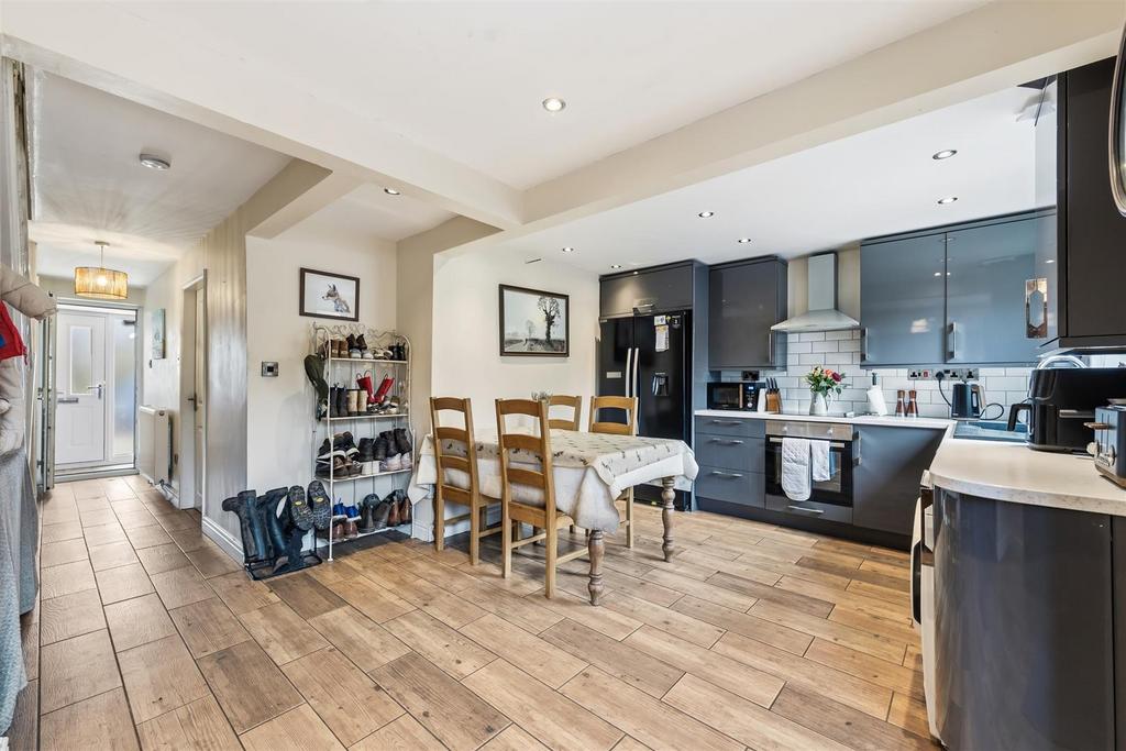 Kitchen-Diner to entrance hallway.jpg