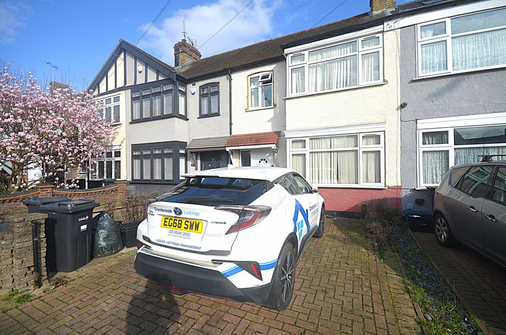 Three Bedroom terraced house to rent Craven Garde