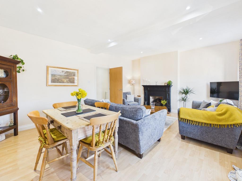 Sitting/Dining Room