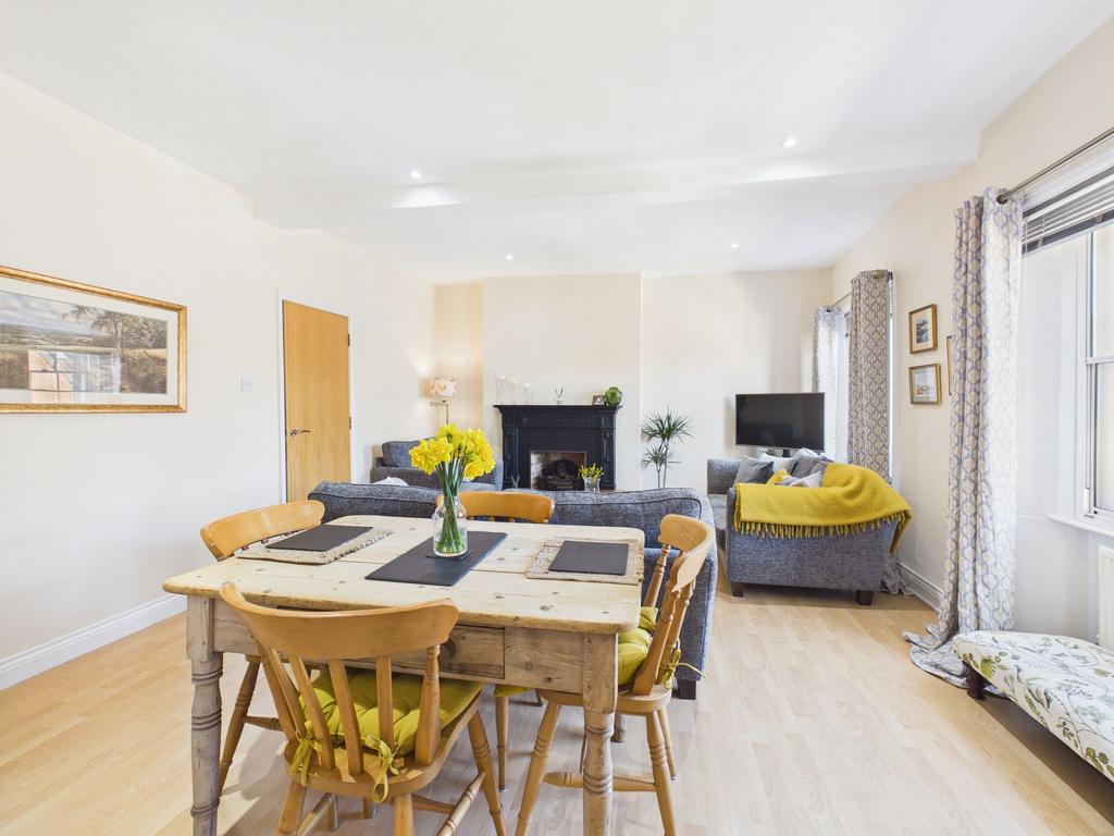 Sitting/Dining Room