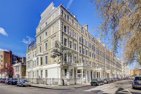 2 bedroom flat to rent, Ashburn Gardens, London SW7