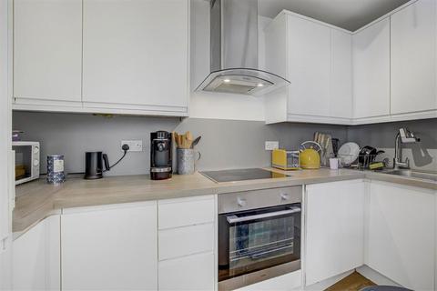 2 bedroom flat to rent, Ashburn Gardens, London SW7