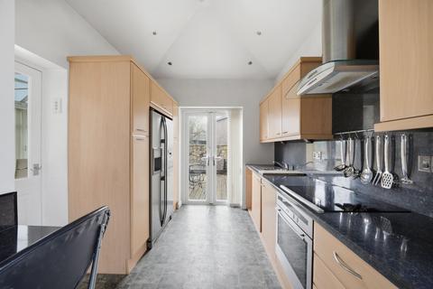 undefined, Reinwood Avenue, Huddersfield, HD3